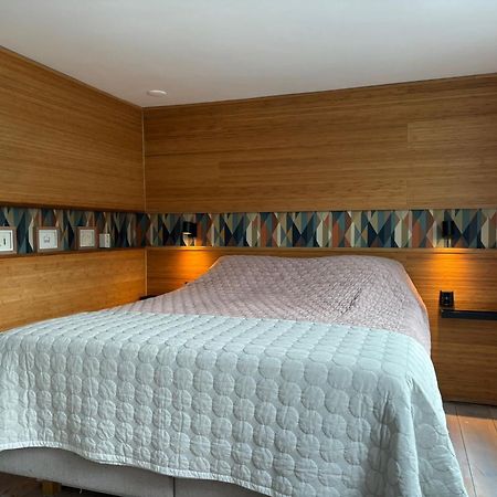 Luxury Studio On Robs Houseboat Special For Couples Ámsterdam Exterior foto