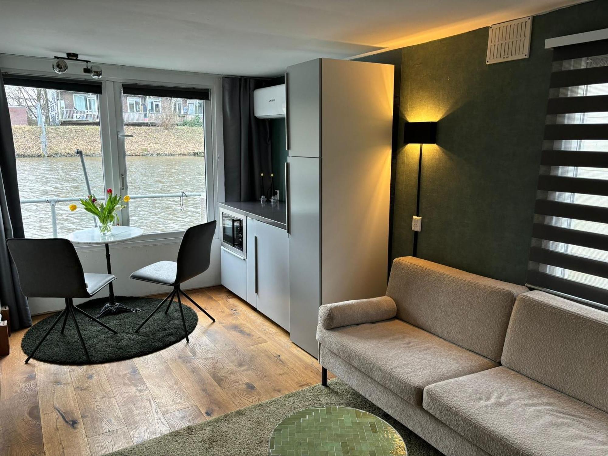 Luxury Studio On Robs Houseboat Special For Couples Ámsterdam Exterior foto
